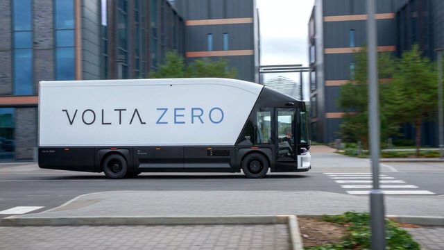son derece farklı bir tasarıma sahip olan yeni elektrikli kamyon volta zero, 2022 yılında piyasaya çıkacak.