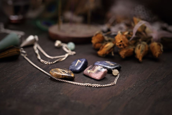 Izračunajte numerološki kod sudbine i otkrijte šta ste bili u PROŠLOM životu: Iz datuma rođenja se vidi da li vraćate karmičke dugove - featured image Izračunajte numerološki kod sudbine i otkrijte šta ste bili u PROŠLOM životu: Iz datuma rođenja se vidi da li vraćate karmičke dugove - featured image