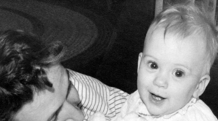 Babica iz Foče je 1982. godine zamenila bebe na porođaju: Srpsku bebu dala je muslimankoj porodici, a onda pred smrt otkrila šok istinu Babica iz Foče je 1982. godine zamenila bebe na porođaju: Srpsku bebu dala je muslimankoj porodici, a onda pred smrt otkrila šok istinu - featured image