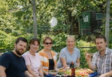 Moj muž je pozvao rodbinu na svoj rođendan, a ja sam im pripremila njegova omiljena jela: ali brat mog muža se cijelu večer žalio kako loše kuham i čak ga je žalio «zbog tako užasne žene» 😨