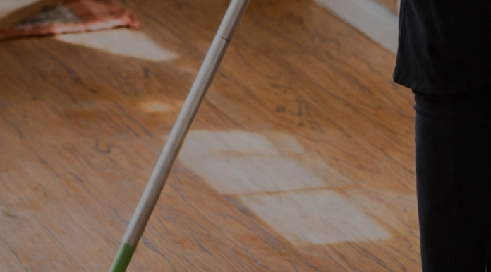 U vodu kojom brišete pod uvijek dodajte samo mrvicu ovog praha, cijela kuća će danima predivno mirisati