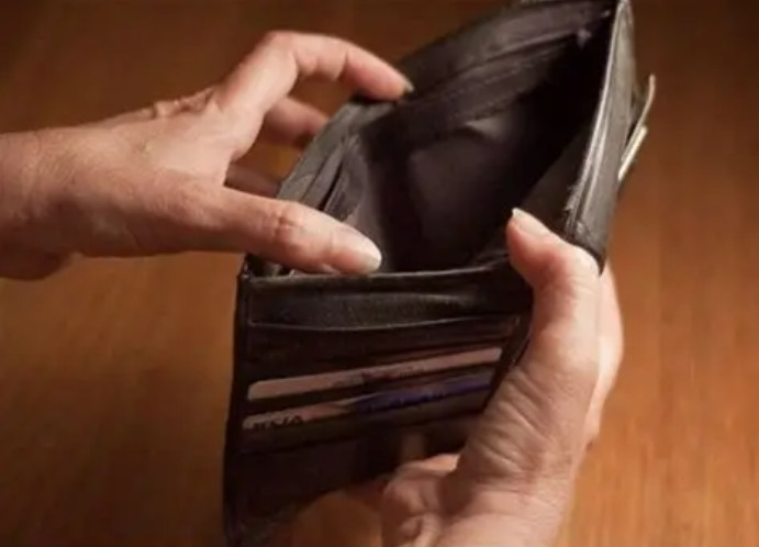 NIKADA NIKOME NEMOJTE DAVATI OVE 3 STVARI IZ KUĆE! Zbog toga vam odlazi nafaka i sreća iz kuće - featured image NIKADA NIKOME NEMOJTE DAVATI OVE 3 STVARI IZ KUĆE! Zbog toga vam odlazi nafaka i sreća iz kuće - featured image