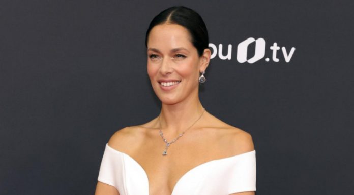 ANA IVANOVIĆ SE UDAJE ,POGELDAJTE KAKAV JE SKANDAL ŠVAJNI NAPRAVIO KAD JE VIDIO KO JE U PITANJU: A i vi ćete ostat u šoku!!! Ana je ubola jakpot (FOTO) ANA IVANOVIĆ SE UDAJE ,POGELDAJTE KAKAV JE SKANDAL ŠVAJNI NAPRAVIO KAD JE VIDIO KO JE U PITANJU: A i vi ćete ostat u šoku!!! Ana je ubola jakpot (FOTO) - featured image