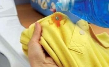 Nikada se ovog ne biste sjetili: Sve fleke sa odjeće skida jedno sredstvo, a svi ga imamo u kući Nikada se ovog ne biste sjetili: Sve fleke sa odjeće skida jedno sredstvo, a svi ga imamo u kući - featured image