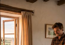 Trudnica je spavala svake noći sa svojom ogromnom zmijom ljubimcem, a zmija bi se uvijek omotala oko njenog stomaka, a da se ni centimetar ne pomakne od nje: ali tokom rutinskog pregleda, doktor je primjetio nešto čudno na ultrazvuku i skoro ispustio aparat od užasa Trudnica je spavala svake noći sa svojom ogromnom zmijom ljubimcem, a zmija bi se uvijek omotala oko njenog stomaka, a da se ni centimetar ne pomakne od nje: ali tokom rutinskog pregleda, doktor je primjetio nešto čudno na ultrazvuku i skoro ispustio aparat od užasa - featured image
