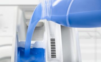 Nikako puna pregrada, ova količina je najbolja: Koliko omekšivača treba dodati u mašinu za veš kada peremo odeću? Nikako puna pregrada, ova količina je najbolja: Koliko omekšivača treba dodati u mašinu za veš kada peremo odeću? - featured image